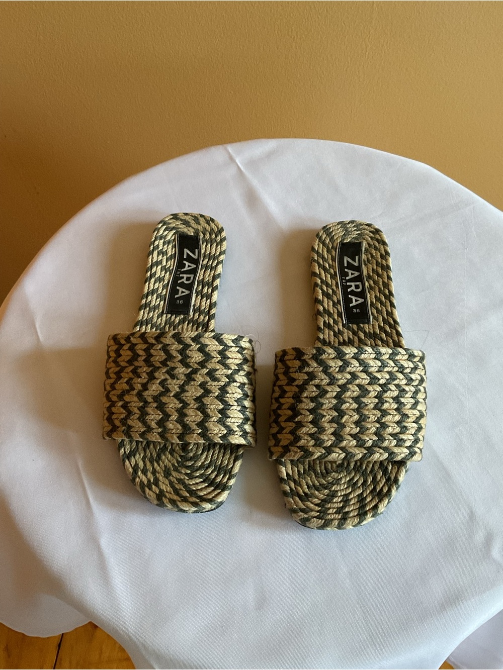 Zara Black and Natural Woven Braided Slide Sandals 6.5 - Picture 5 of 7